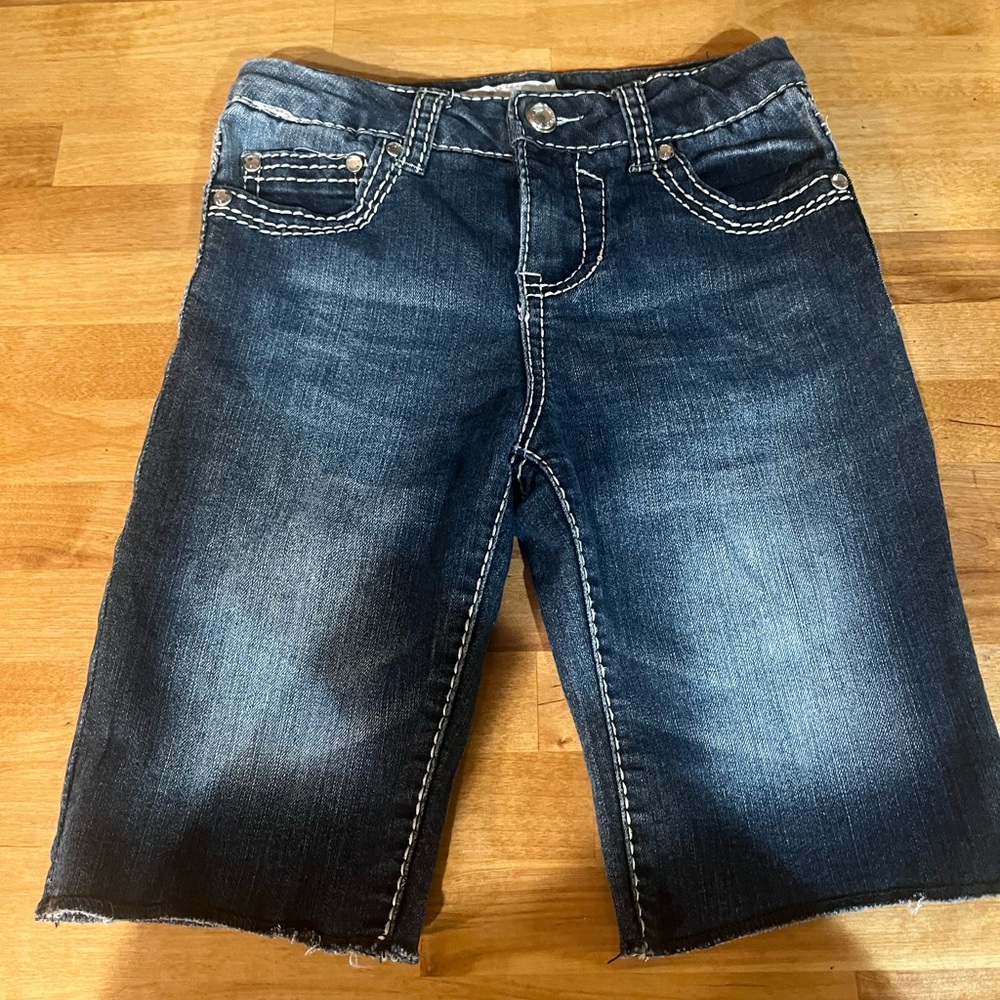 Xhilaration Blue jean longer shorts size 6/6x never worn